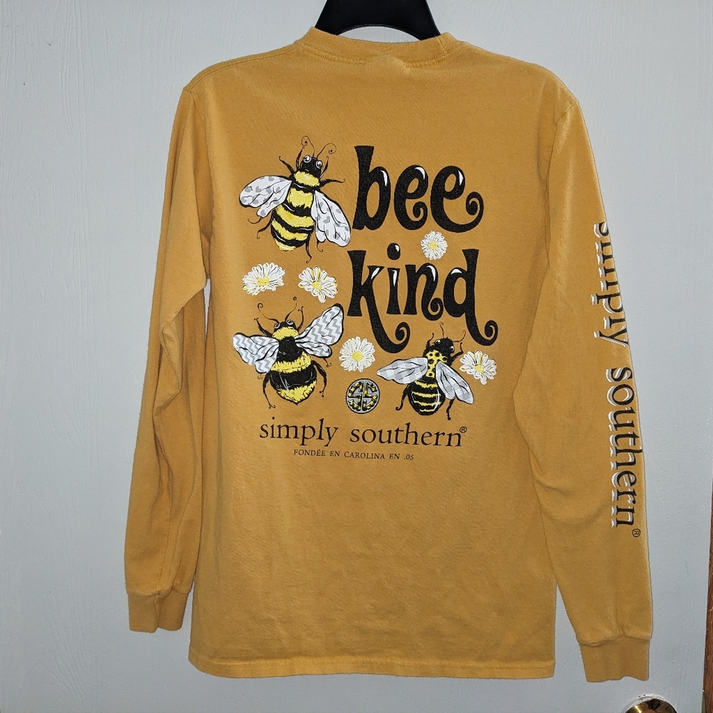 Bee Kind Simply Southern Womens Small long sleeve